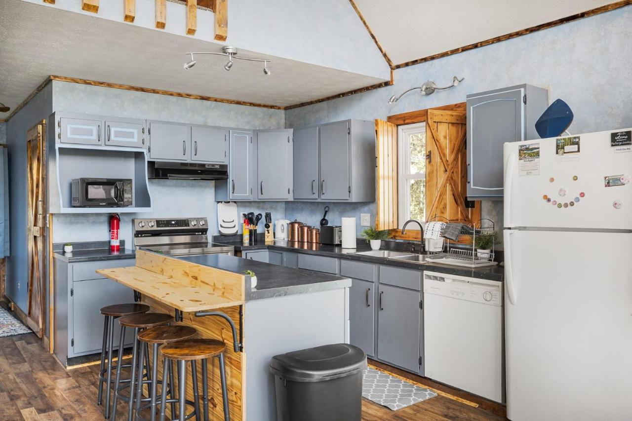 Quiet Loft Chalet Near Bryce W Hot Tub & Fire Pit Basye 外观 照片